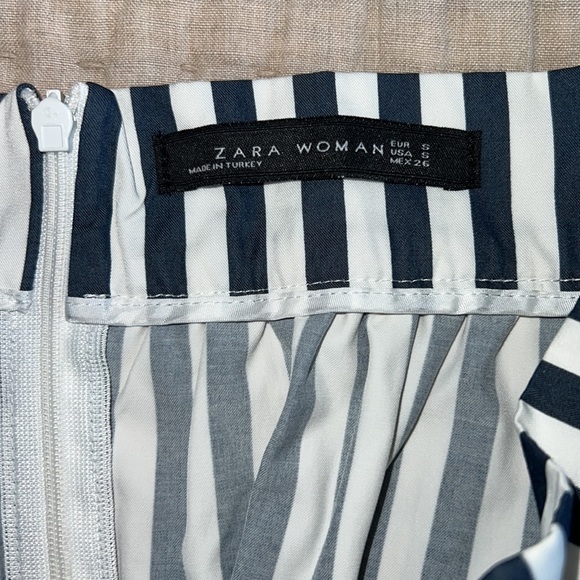 ZARA Navy & White Striped A-Line Pleated Skirt with Pockets- Sz Small - … - Picture 3 of 6